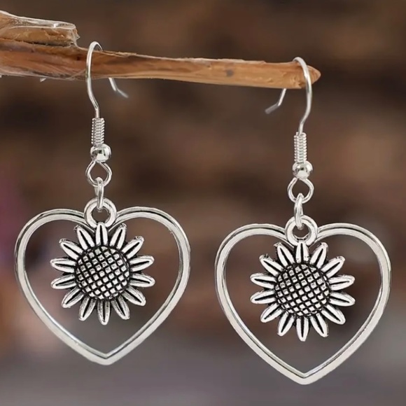 independent Jewelry - LAST PAIR Retro Boho Hollow Heart with Sunflower Earrings